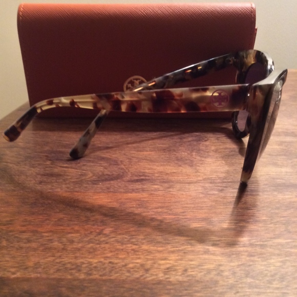 Tory Burch Sunglasses - Picture 5 of 6